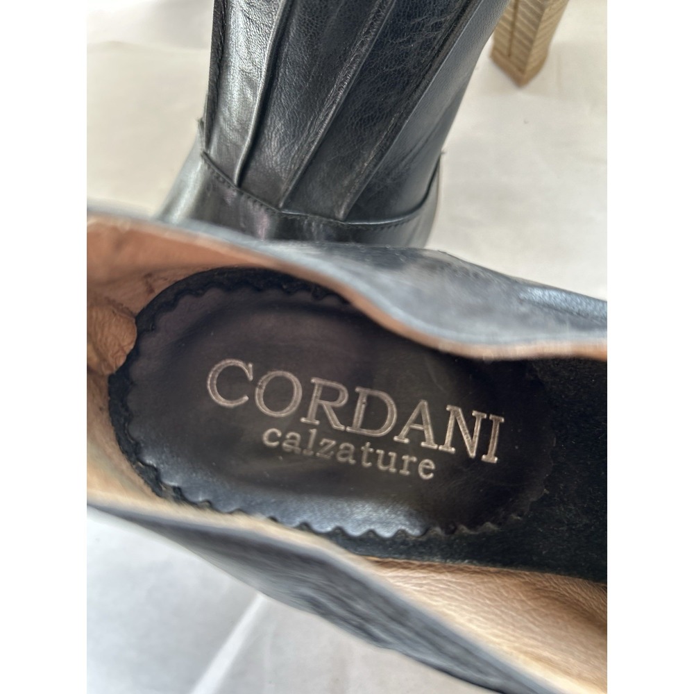 Cordani Black Leather Peep Toe Ankle Booties Stacked Heel Zip Back – Size 38